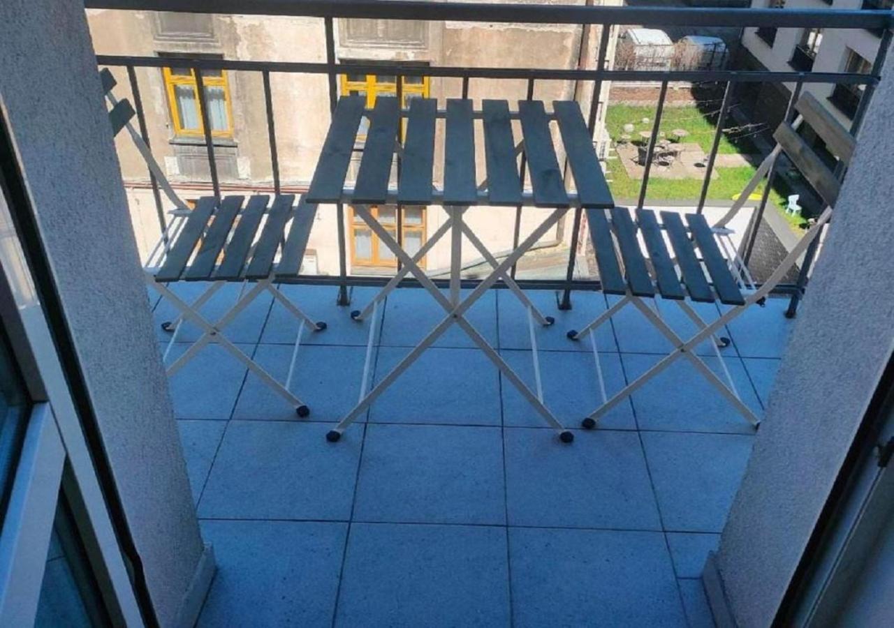 Studio Balcony